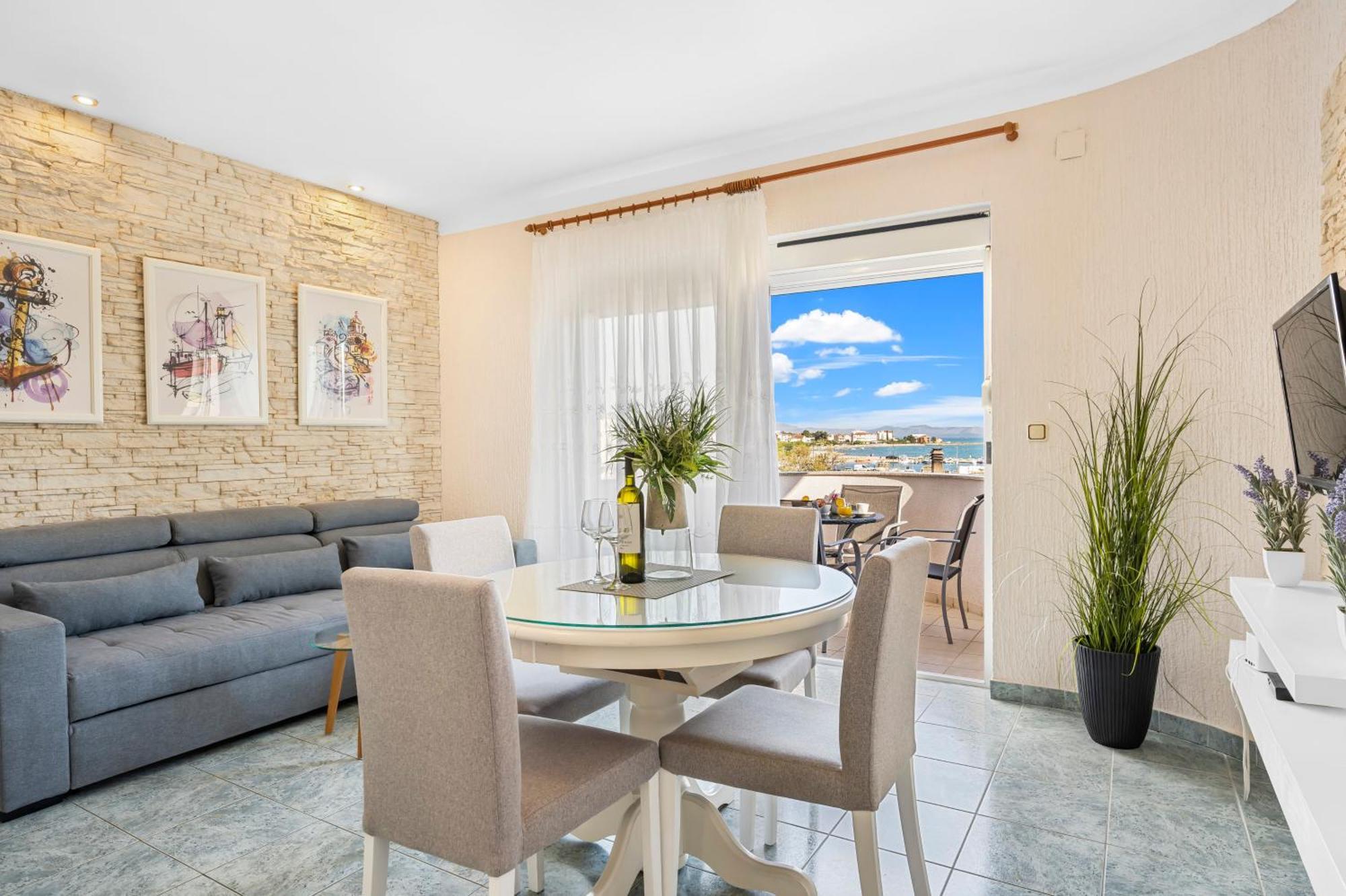 Aquarius Apartments - Beachside With Heated Pool Vodice Exterior photo